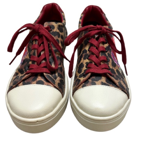 NWT Brighton UPTOWN SPOTS
Spots Floral Embroidered Leopard Print Sneakers